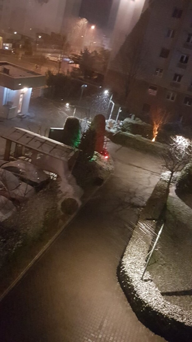 İstanbul yeniden beyaza büründü