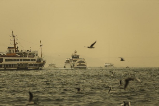 Foto - İstanbul'a çamur yağdı!