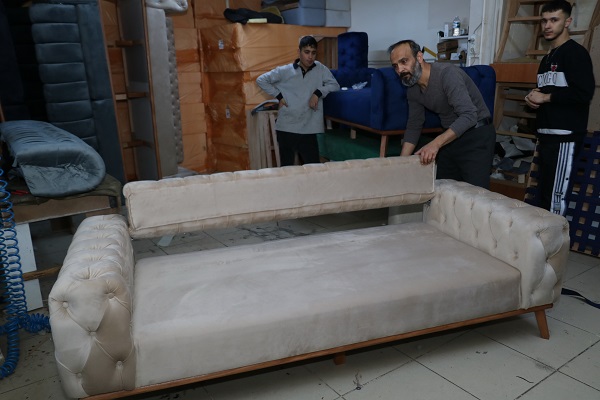 Foto - İstanbul'a yalnızca bir ceketle geldi! Şimdilerde herkes onu konuşuyor