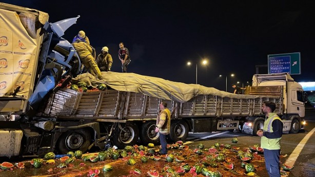 Foto - İstanbul'da 2 tır çarpıştı! 1 şoför öldü
