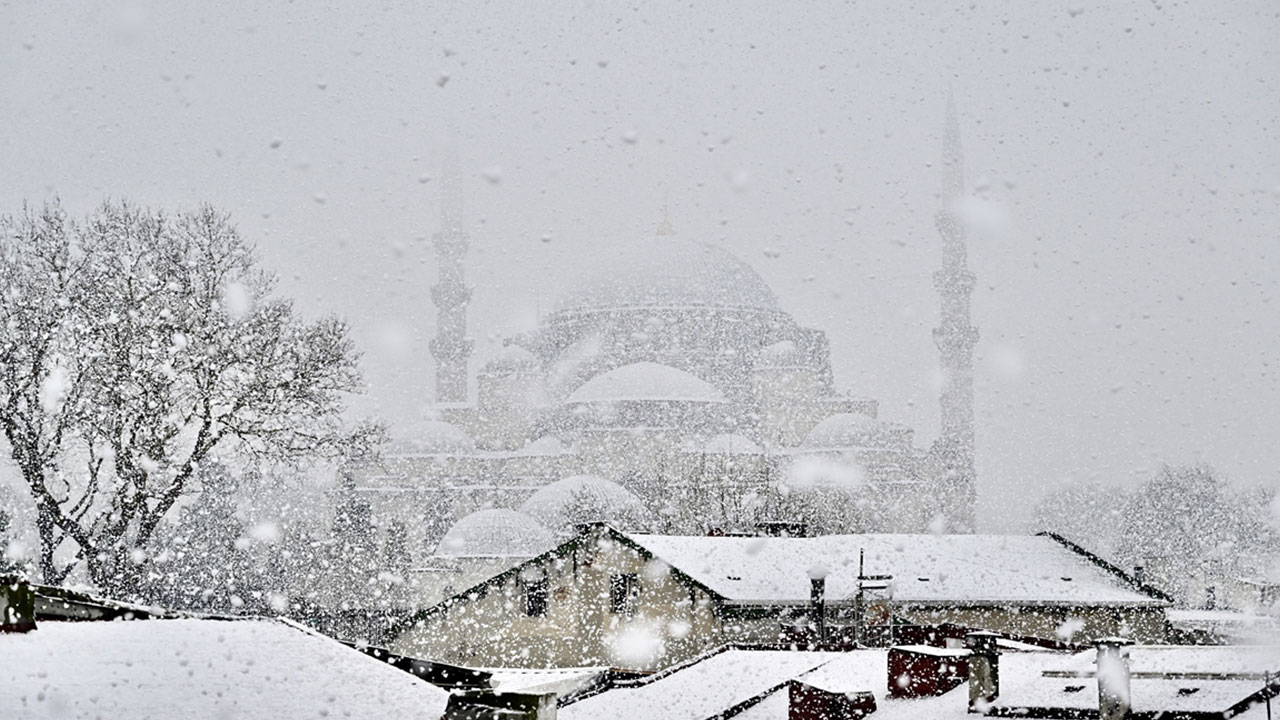 Foto - İstanbul'da 24 Şubat Pazartesi günü okullar tatil olacak mı? Açıklama geldi