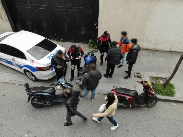 Foto - İstanbul’da 42 asker kaçağı yakalandı