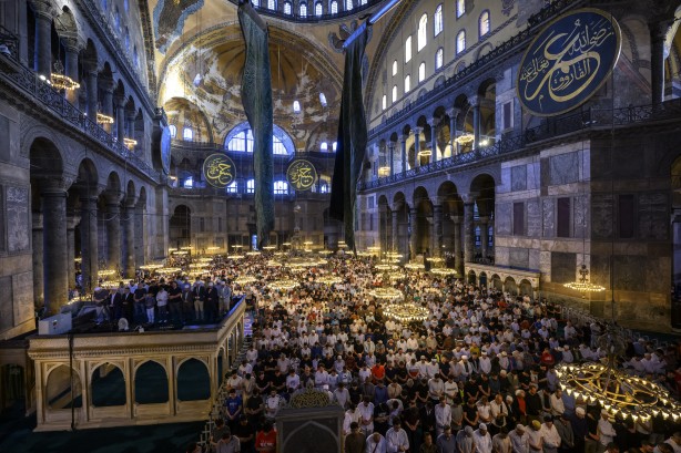 İstanbul'da bayram namazı kılındı