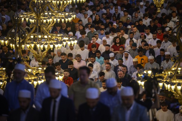 Foto - İstanbul'da bayram namazı kılındı