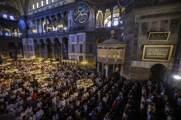 Foto - İstanbul'da bayram namazı kılındı