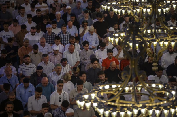 Foto - İstanbul'da bayram namazı kılındı