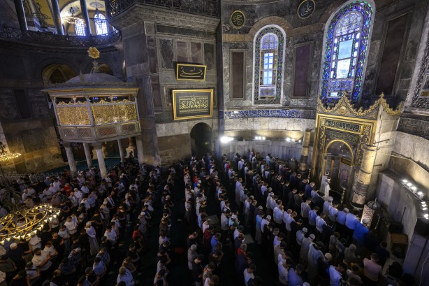 Foto - İstanbul'da bayram namazı kılındı