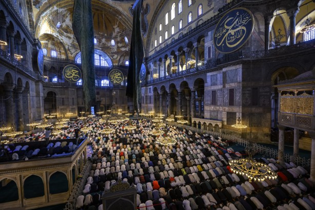 Foto - İstanbul'da bayram namazı kılındı
