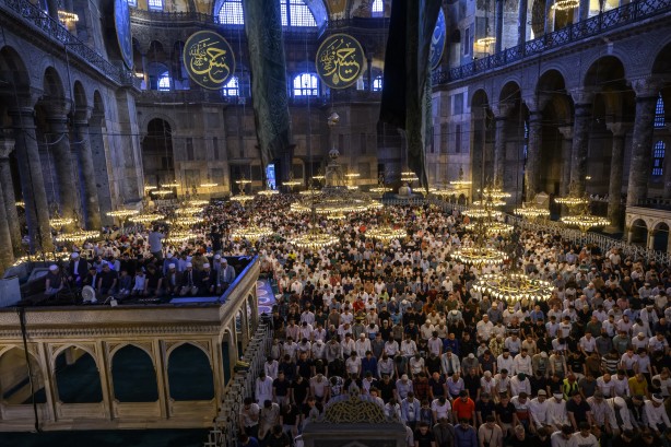 Foto - İstanbul'da bayram namazı kılındı