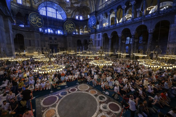 Foto - İstanbul'da bayram namazı kılındı