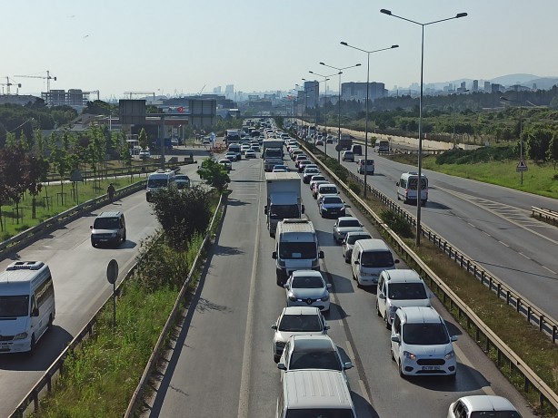 İstanbul’da bayram trafiği başladı