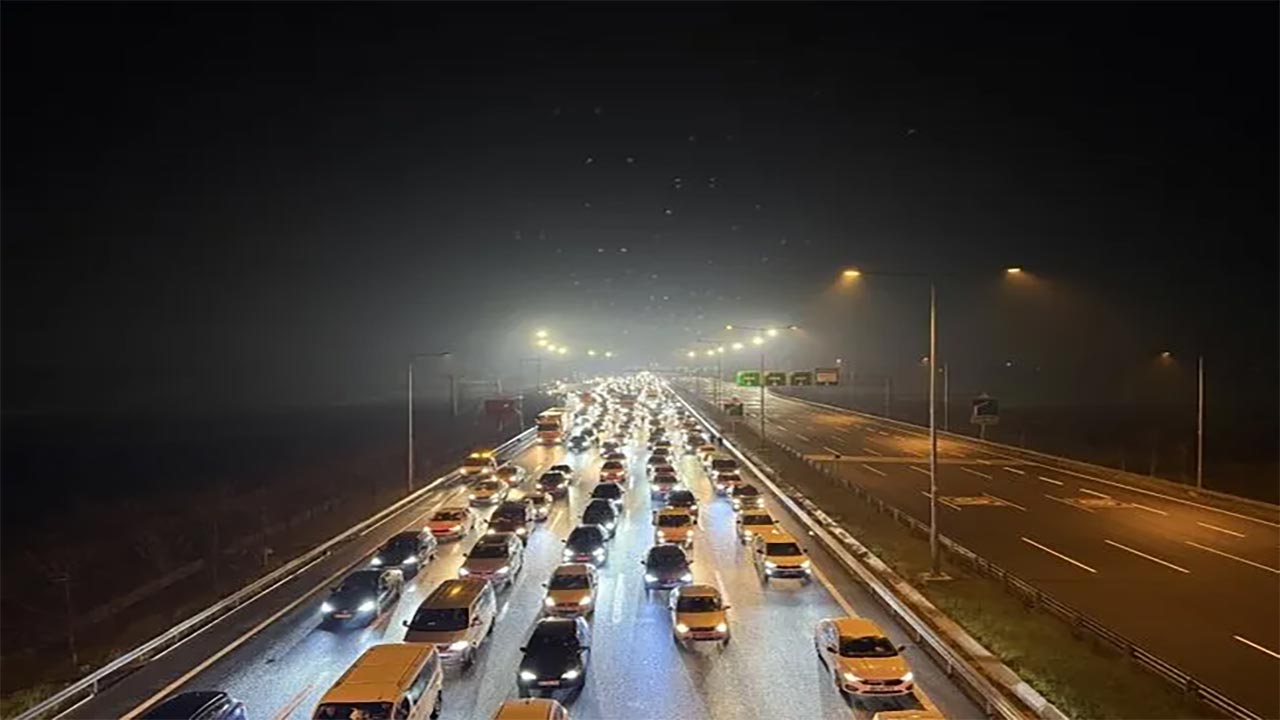 Foto - İstanbul’da bayram trafiği kilitlendi! Yoğunluk yüzde 76’yı aştı