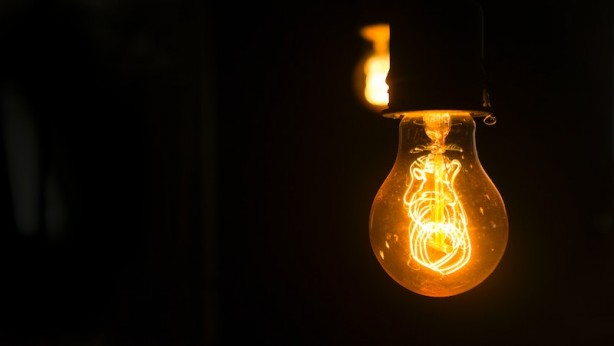 İstanbul'da büyük elektrik kesintisi! Bu ilçelerde yaşayanlar dikkat,...Mumları hazırlayın, telefonları şarj edin