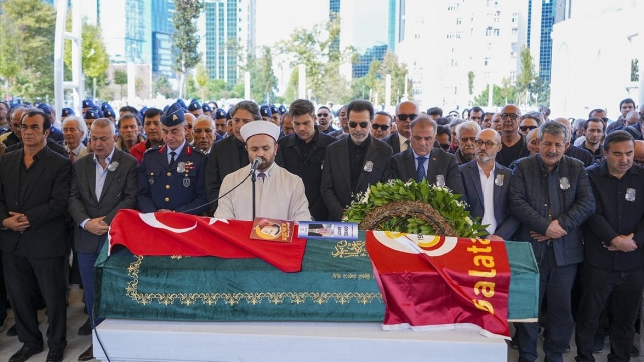 Foto - İstanbul’da cenaze töreni düzenlendi! Sanatçı Göksel Arsoy’a veda