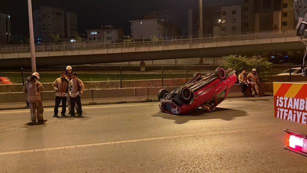 Foto - İstanbul'da D-100 kara yolunda takla atan otomobilin sürücüsü kaçtı