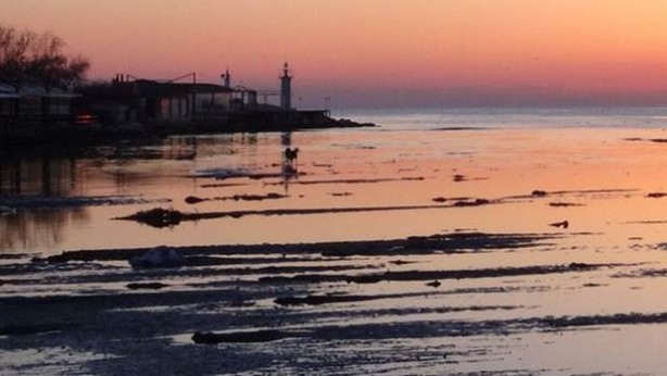 İstanbul'da deniz 100 metre çekildi!