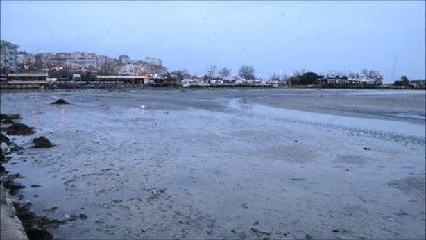 Foto - İstanbul'da deniz 100 metre çekildi!