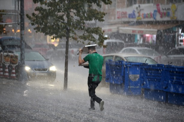 Foto - İstanbul'da dikkat çeken görüntü! Bir anda...