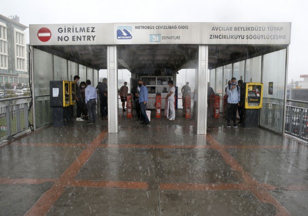 Foto - İstanbul'da dikkat çeken görüntü! Bir anda...
