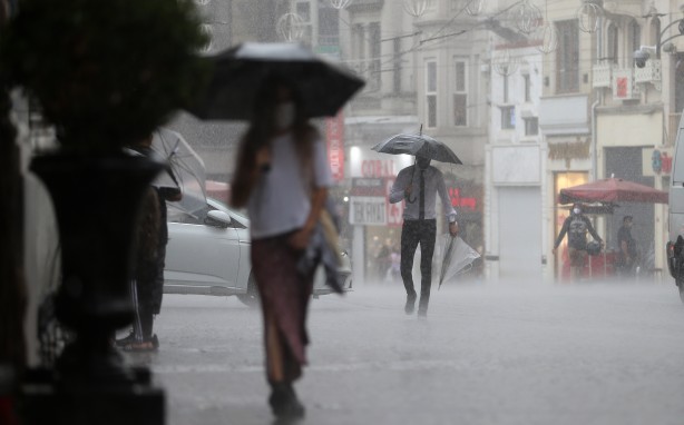 Foto - İstanbul'da dikkat çeken görüntü! Bir anda...