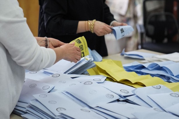 Foto - İstanbul’da durum değişti! CHP 12 ilçe daha aldı! İşte parti değiştiren belediyeler