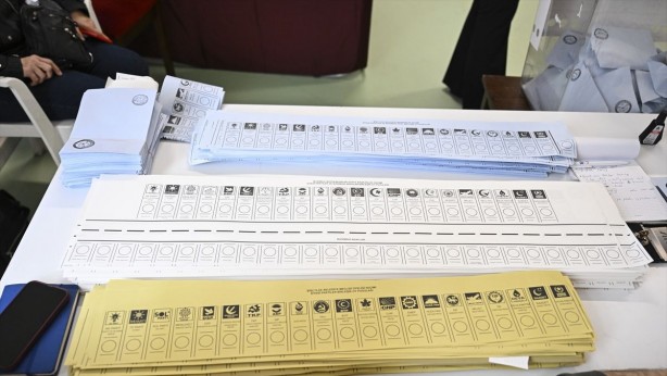 Foto - İstanbul’da durum değişti! CHP 12 ilçe daha aldı! İşte parti değiştiren belediyeler