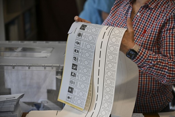 Foto - İstanbul’da durum değişti! CHP 12 ilçe daha aldı! İşte parti değiştiren belediyeler