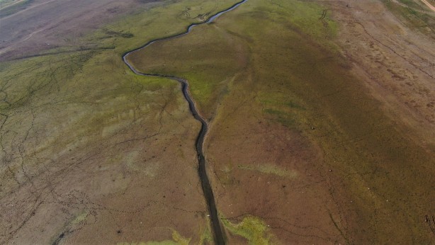 Foto - İstanbul'da endişelendiren görüntü! Su metrelerce çekildi