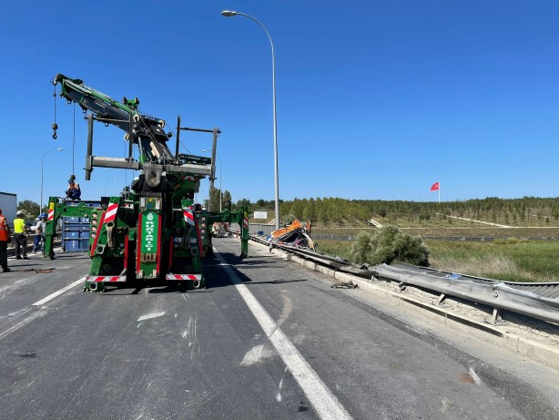 Foto - İstanbul'da feci kaza! Ekipler seferber oldu