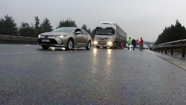 Foto - TEM otoyolunda feci kaza! Milyonluk araçlar sağa sola savruldu