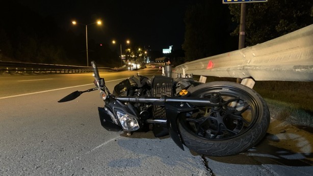 Foto - İstanbul'da feci kaza! Motosikletli hayatını kaybetti