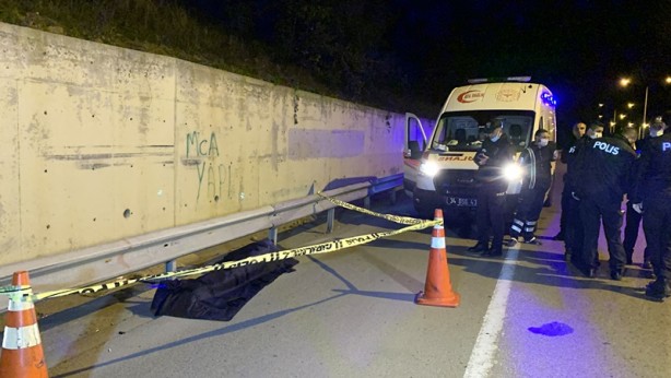 Foto - İstanbul'da feci kaza! Motosikletli hayatını kaybetti