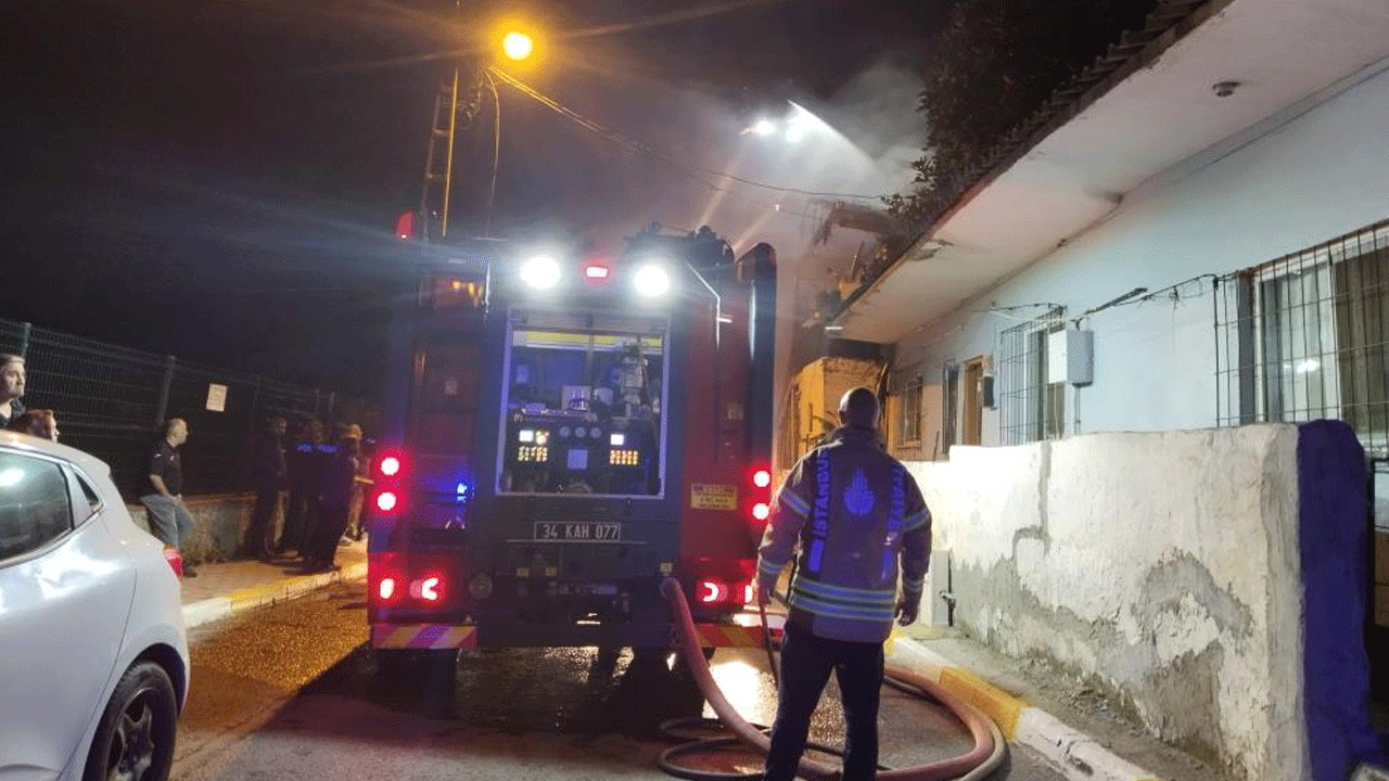 Foto - İstanbul'da geceyi alevler aydınlattı