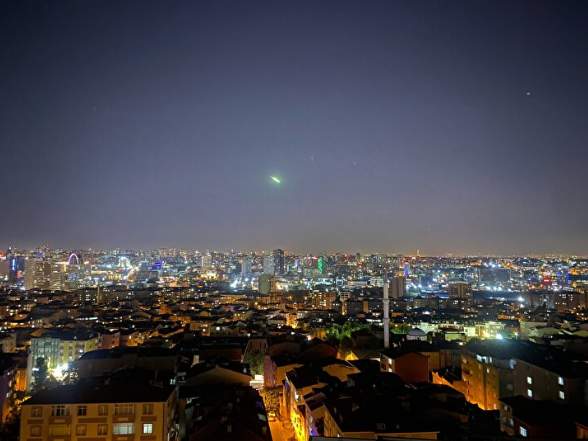 Foto - İstanbul'da görülen cisim meteor mu? Uzman isim gerçeği açıkladı