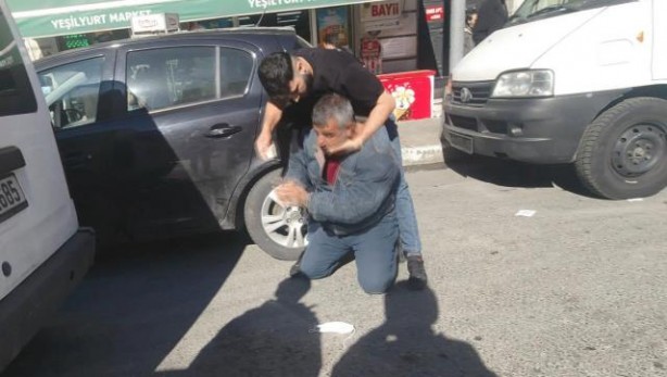 Foto - İstanbul'da ilginç olay! İzini kaybettiren borçlusuyla yolda karşılaşınca bakın ne yaptı