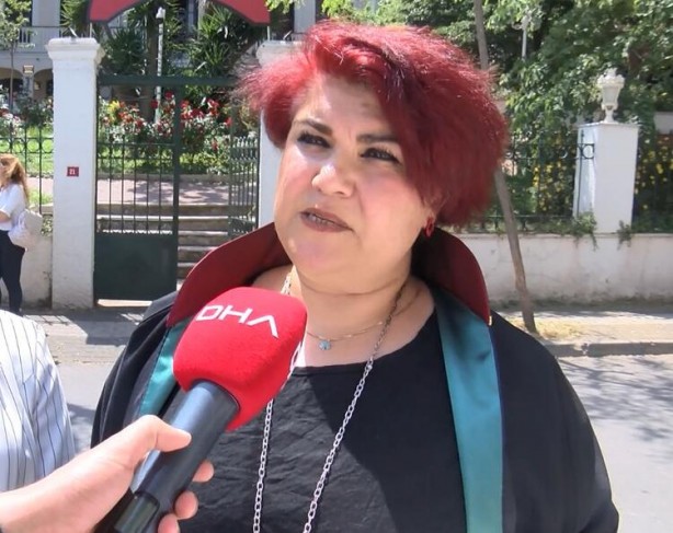 Foto - İstanbul'da ilginç olay! Kulağını martı kaptı