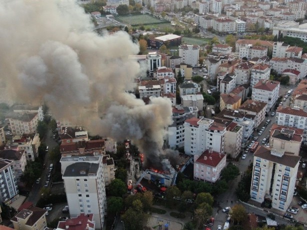 Foto - İstanbul'da kahve imalathanesinde yangın