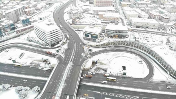 Foto - İstanbul’da kar fırtınası sonrası trafik yoğunluğu azaldı