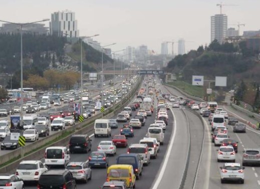 İstanbul'da kısıtlama öncesi trafik yoğunluğu