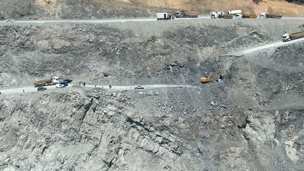 Foto - İstanbul’da korkunç kaza! Sonu olmayan yolda şarampole uçtu