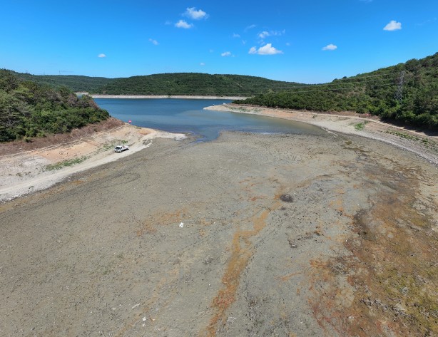 Foto - İstanbul'da Kuruyan barajlar piknik alanı oldu