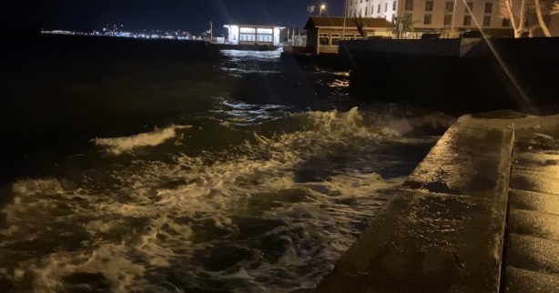 Foto - İstanbul’da lodos etkili oluyor