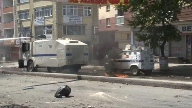 Foto - İstanbul'da olay! Yine sokaklara döküldüler