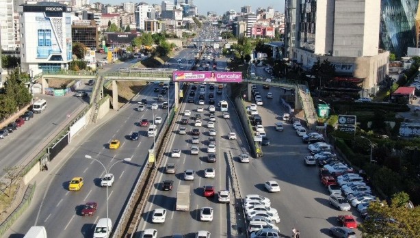Foto - İstanbul'da pazar günü trafik yoğunluğu yüzde 49'lara ulaştı