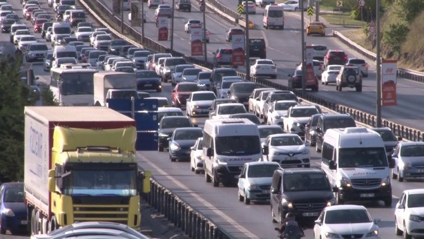 Foto - İstanbul'da pazar günü trafik yoğunluğu yüzde 49'lara ulaştı