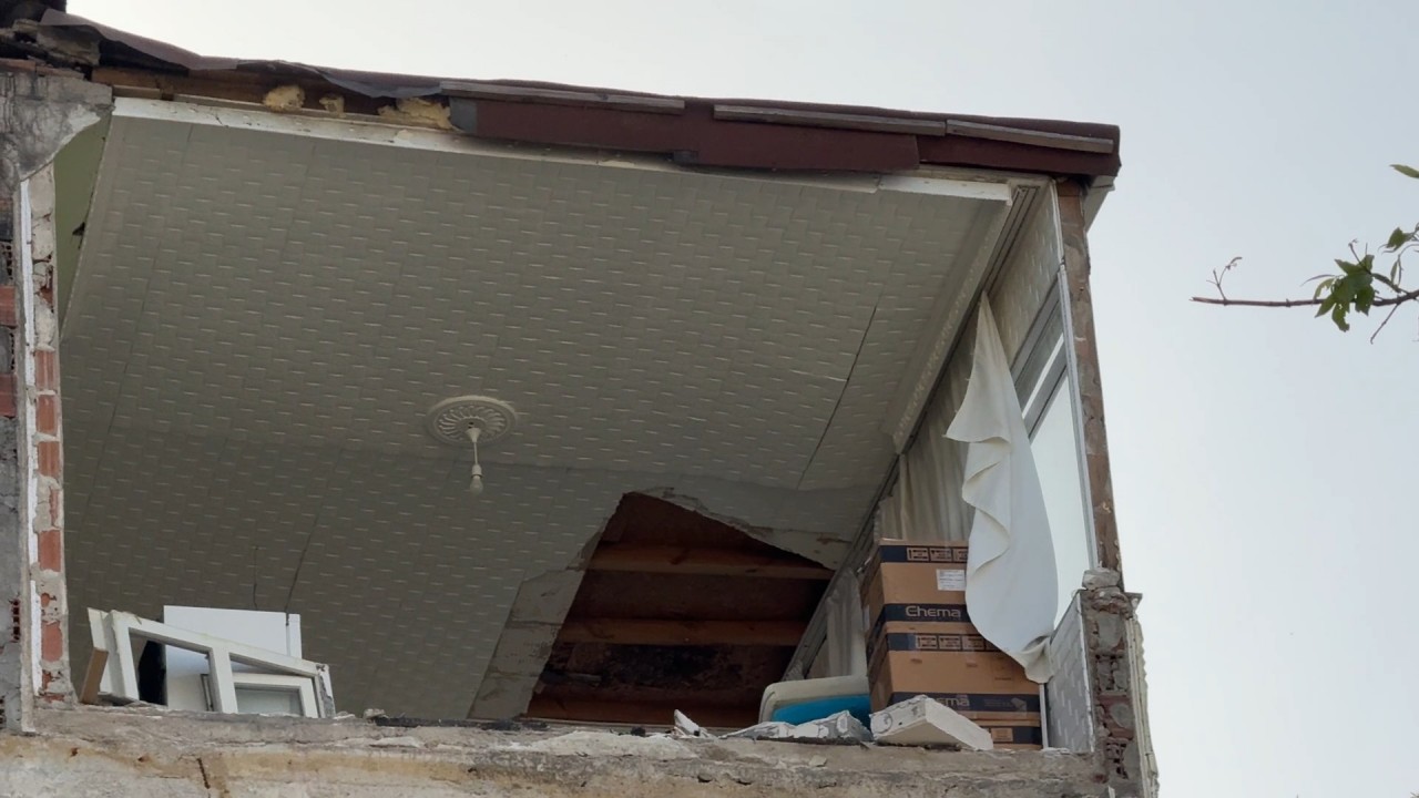Foto - İstanbul’da rezillik bina yıkılınca ortaya çıktı 