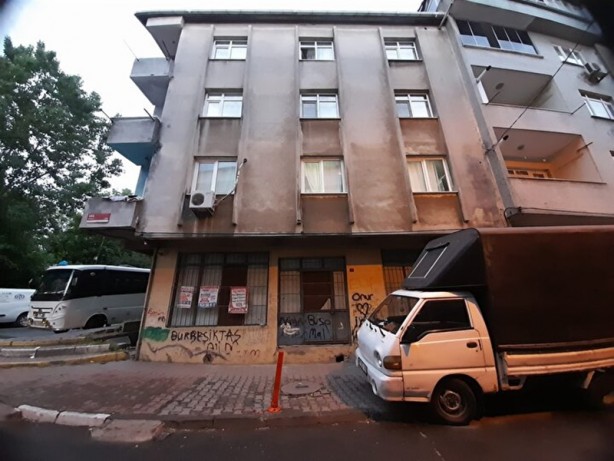 Foto - İstanbul'da şafak vakti torbacı operasyonu! Polisi görünce kendisini pencereden attı