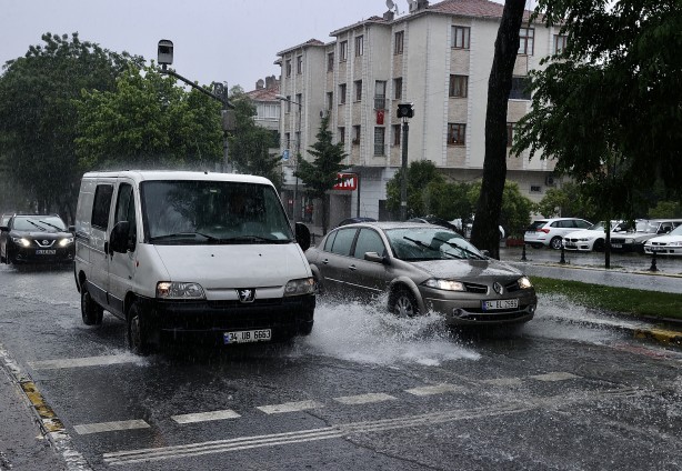 Foto - İstanbul'da sağanak etkili oluyor