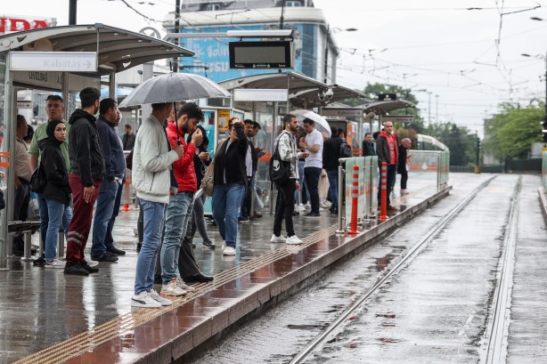 Foto - İstanbul'da sağanak yağış etkili oluyor