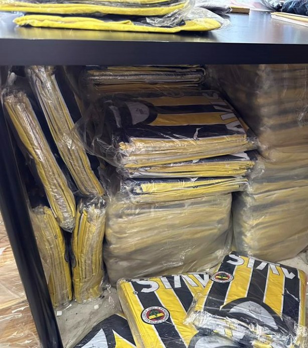 Foto - İstanbul'da sahte forma operasyonu!